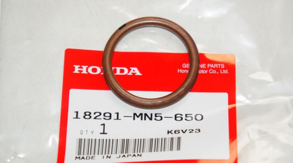 650 05. Кольцо уплотнительное глушителя Honda vfr800. Уплотнительное кольцо глушителя Хонда лид 100. Прокладка выхлопной трубы Honda 101117. Хонда сб 400 уплотнительные кольца выпускного коллектора.